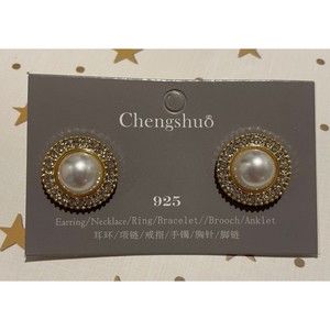 NEW cubic zarconia “gold and pearl” fashion jewelry earrings